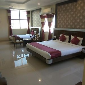 Hotel Olympia Inn